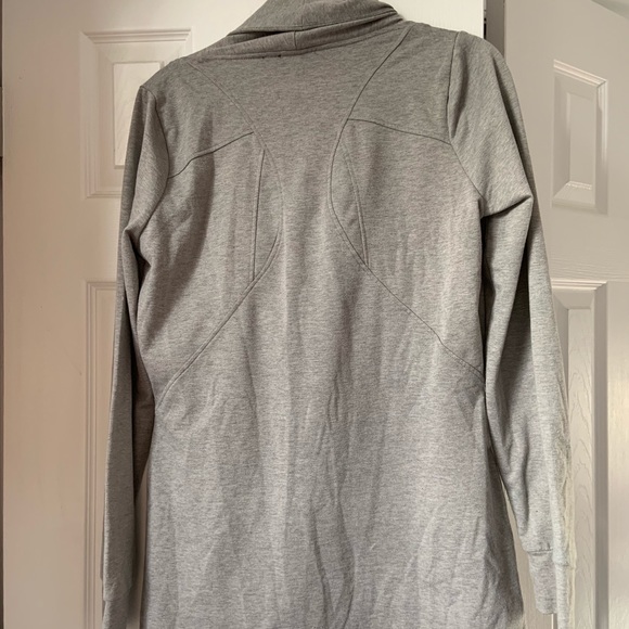 Zip-Up Scoop neck sweater! - Picture 3 of 3